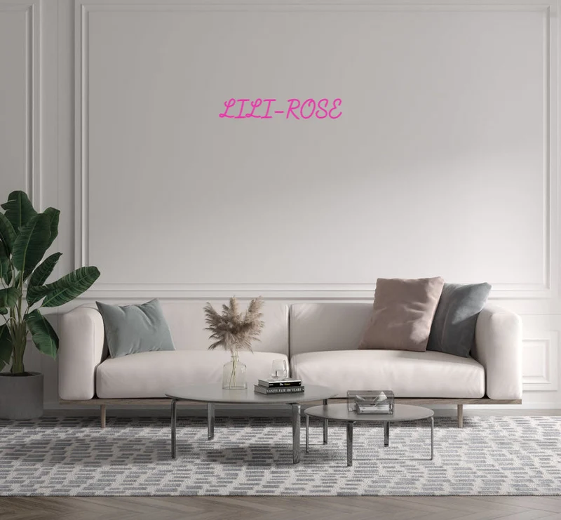 Custom text: LILI-ROSE