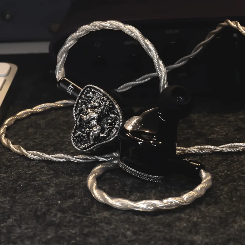 FlipEars Arion | Quadbrid Universal IEMs