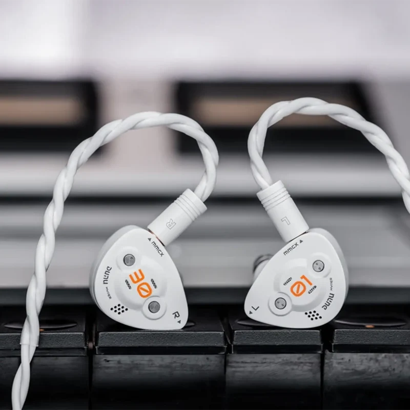 DUNU DK3001 BD Brain Dance | Hybrid Universal IEMs