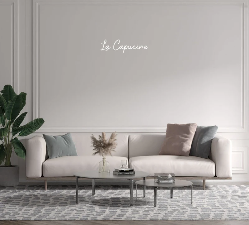 Custom text: La Capucine