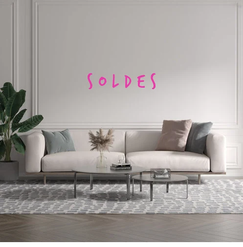 Custom text: S O L D E S