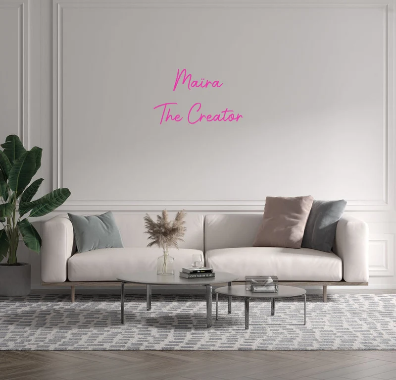 Custom text: Maïra The Creator