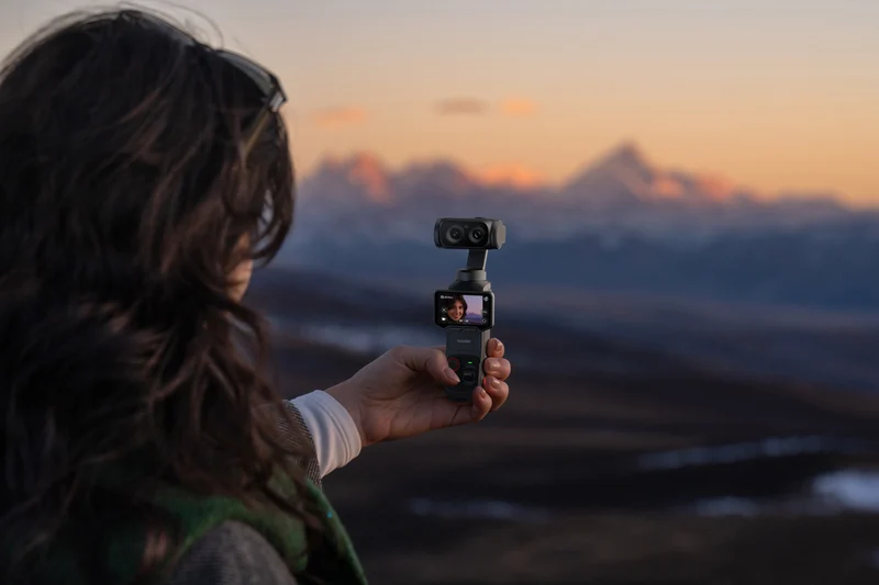 Insta360 Luna Ultra Standard Bundle - Cosmic Black