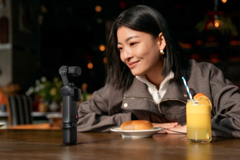 Insta360 Luna Ultra Standard Bundle - Cosmic Black