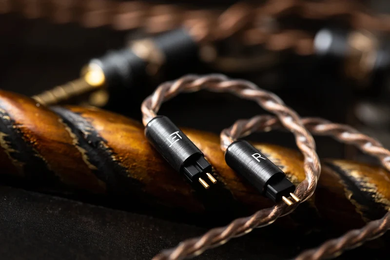 Eletech Raphael | Copper/Gold Upgrade Cable for IEMs