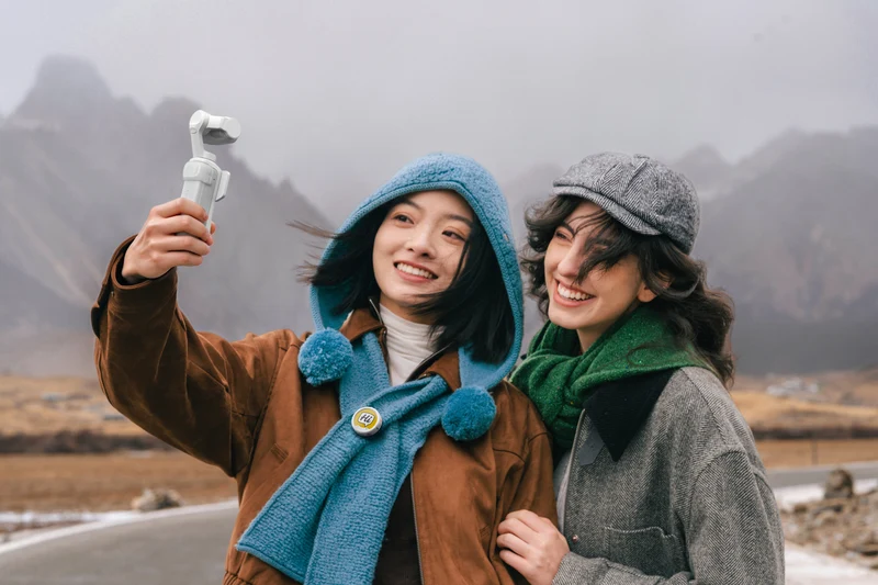 Insta360 Luna Ultra Standard Bundle - Stellar White