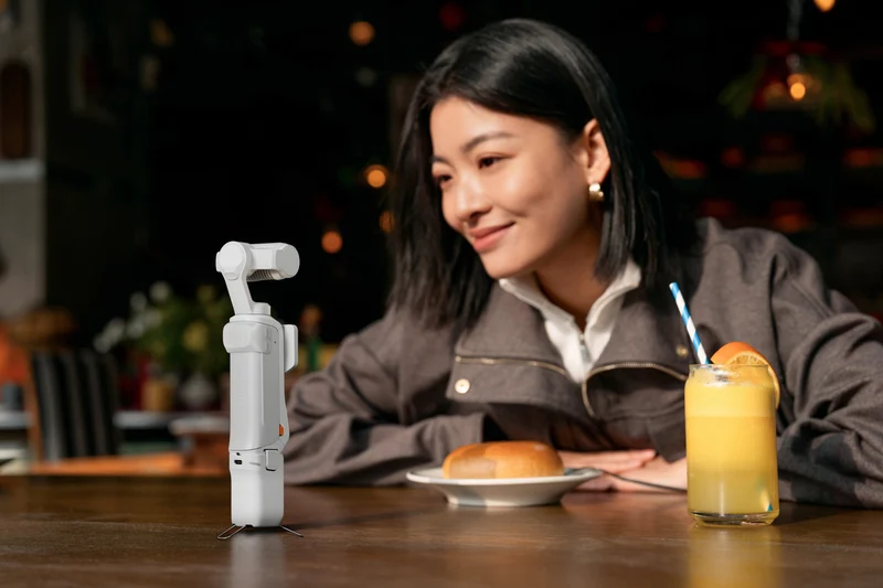 Insta360 Luna Ultra Standard Bundle - Stellar White