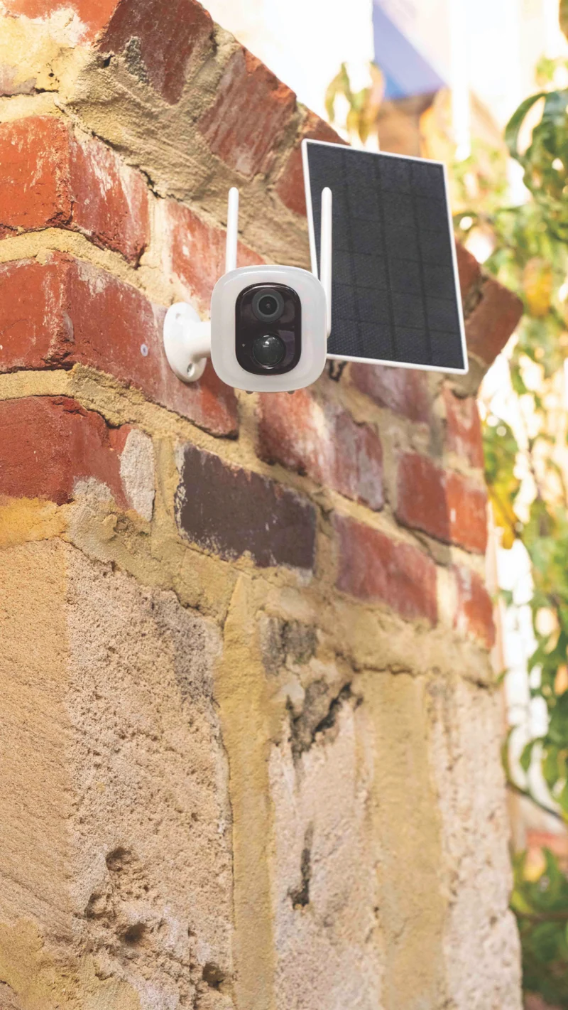 Uniden SoloX 2K Outdoor Bullet Solar Security Spotlight Camera
