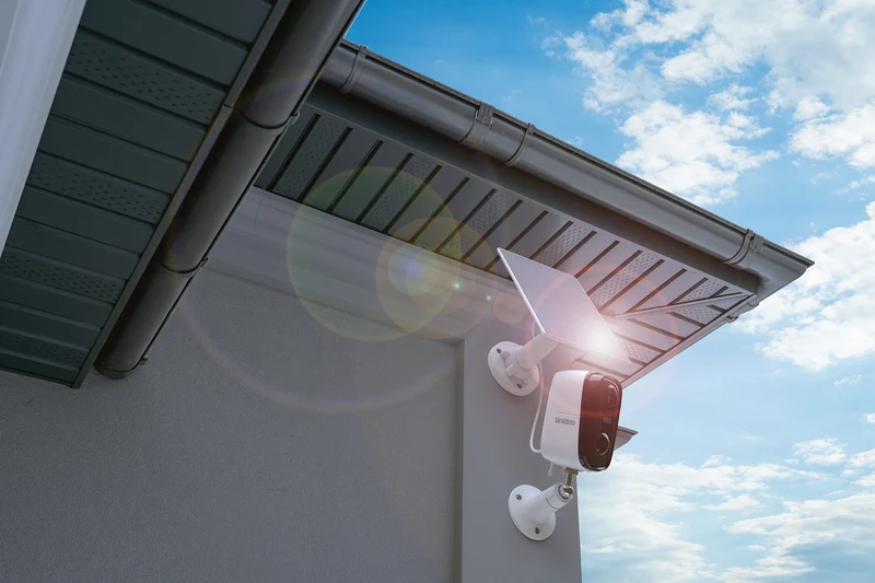 Uniden SoloX Pro 2K Outdoor Wireless Spotlight Camera (2 Pack)