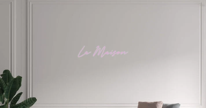 Custom text: La Maison