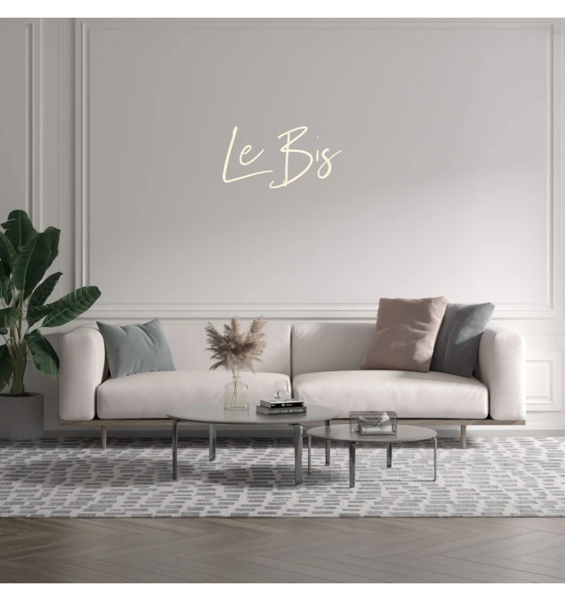 Custom text: Le Bis