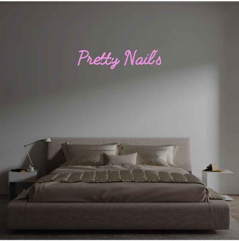 Custom text: Pretty Nail's