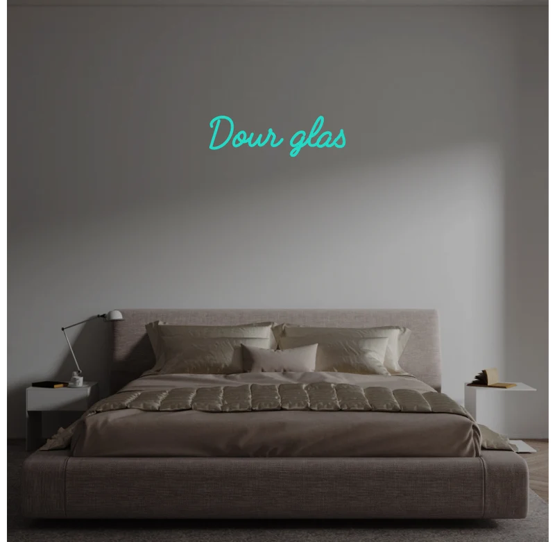 Custom text: Dour glas