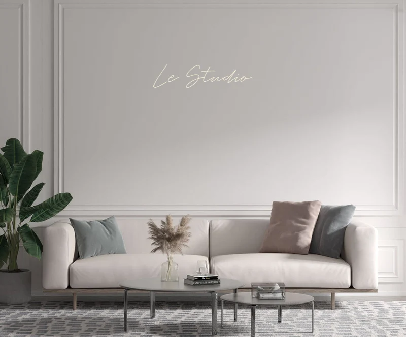 Custom text: Le Studio