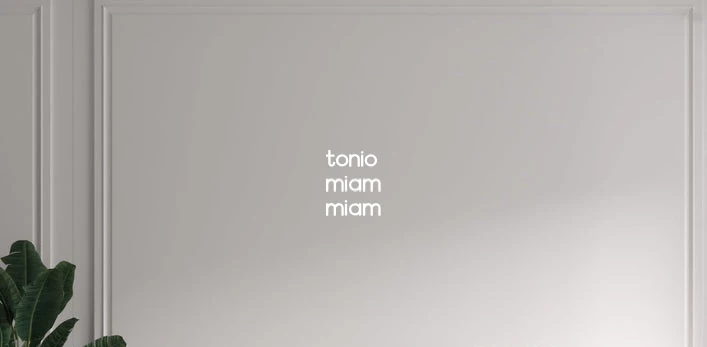 Custom text: tonio miam miam