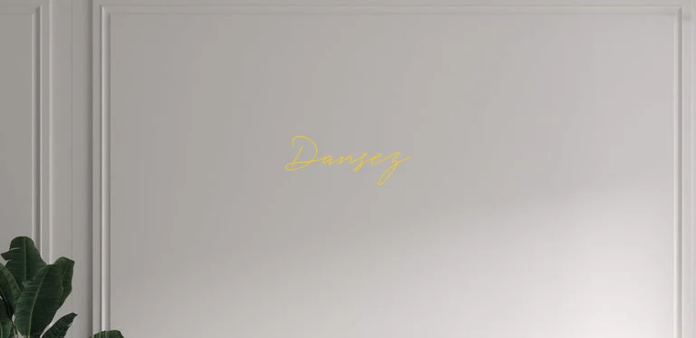 Custom text: Dansez