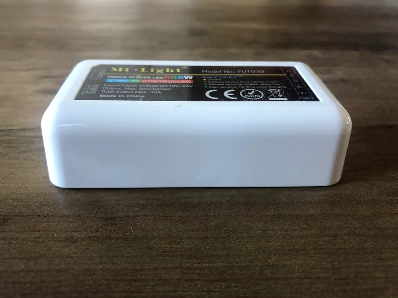 Contrôleur RF sans fil pour DEL RGBW - NTFUT-CTRL-RGBW-ACO