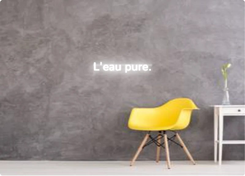 Custom text: L'eau pure.