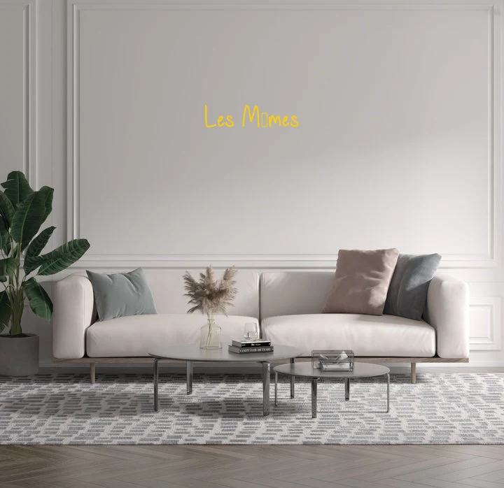 Custom text: Les Mômes
