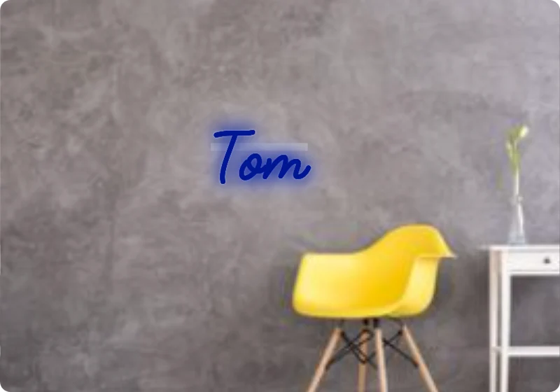 Custom text: Tom