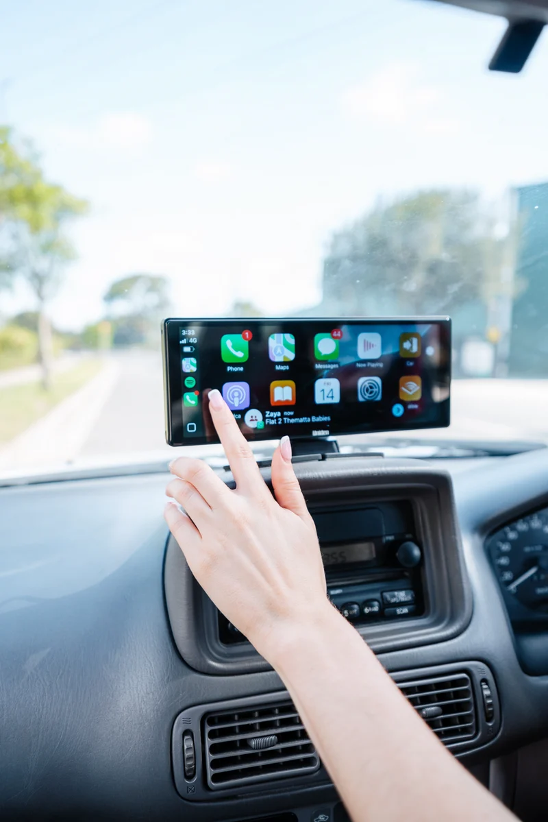 Uniden iGO PLAY 10+ Wireless Apple CarPlay/Android Auto Screen