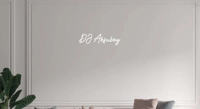 Custom text: DJ Aksuboy
