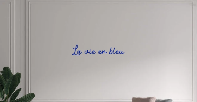 Custom text: La vie en bleu