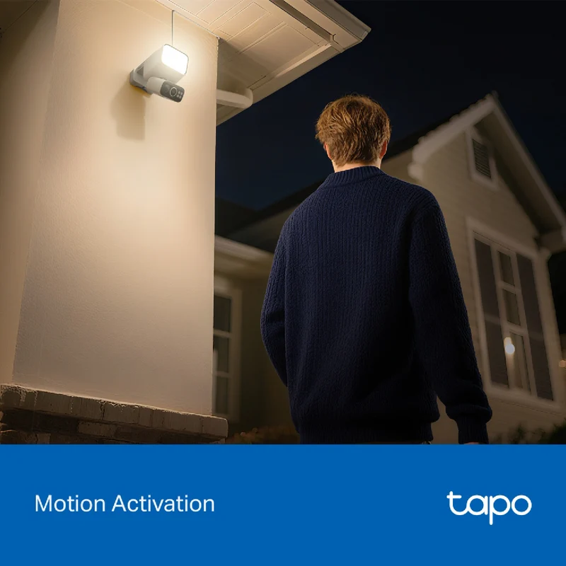 TP-LINK 2K Solar-Powered Floodlight Pan/Tilt Security Camera Kit