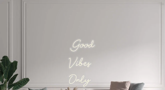 Custom text: Good Vibes Only