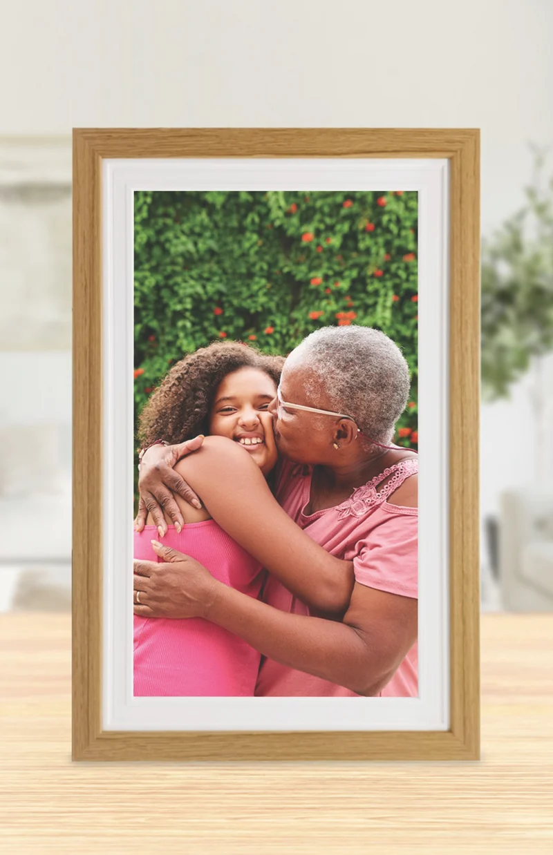 Qpix 15.6" Digital Photo Frame WIFI IPS Touch Screen Frameo 32GB