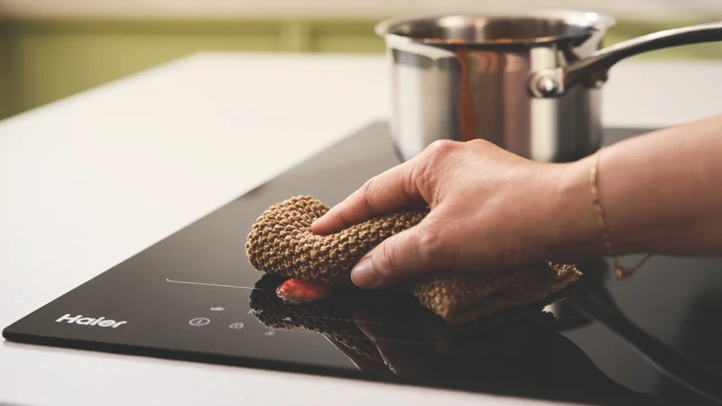 Haier 60cm 500 Series Induction Cooktop 4 Zone Flexi Zone