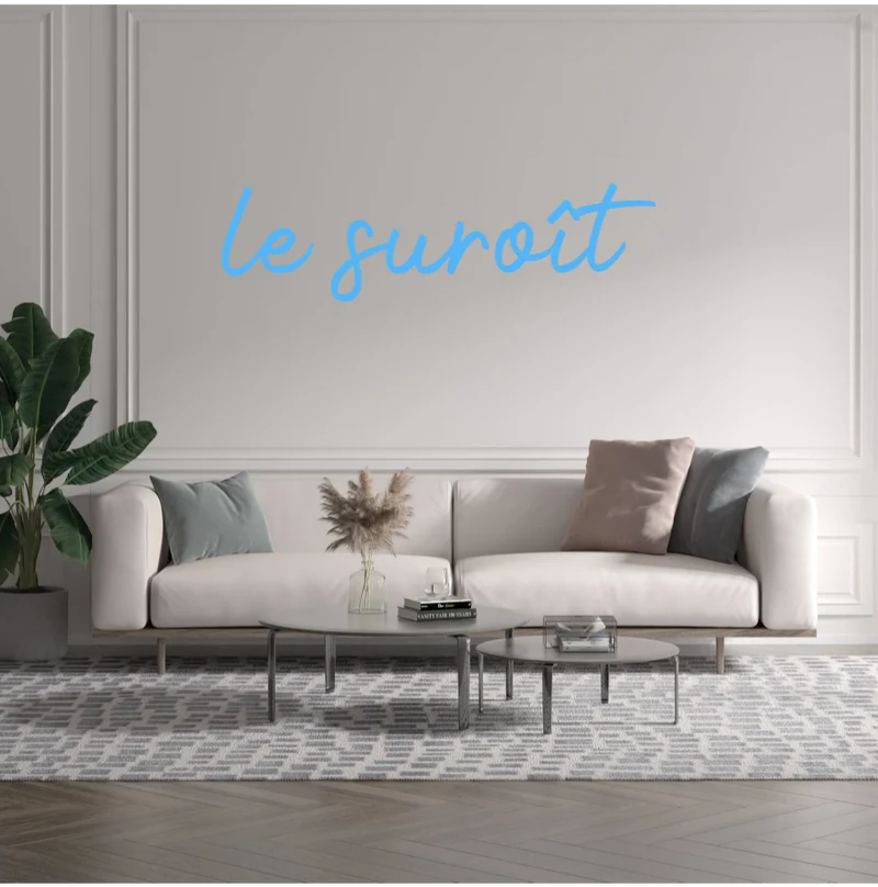 Custom text: le suroît